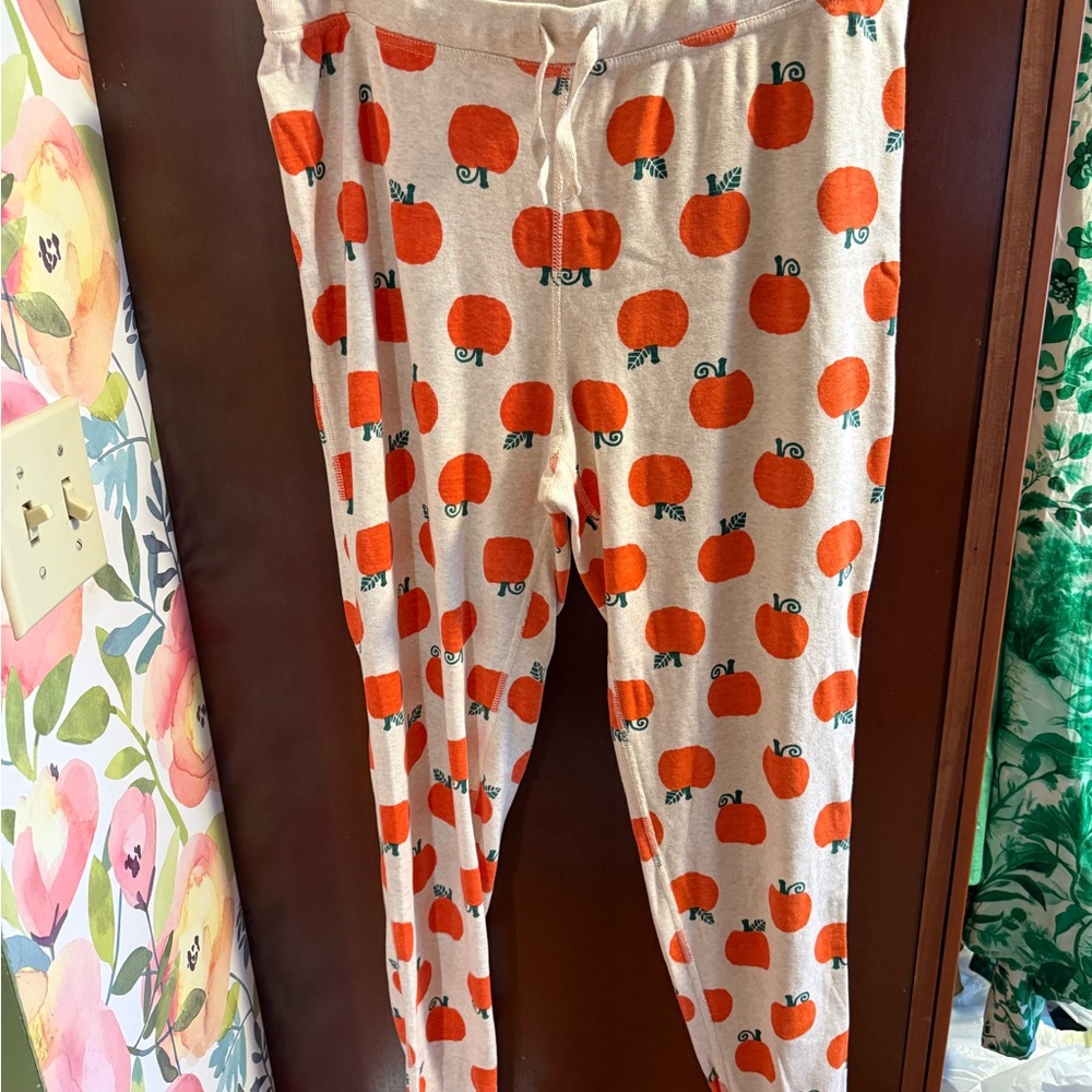 Hanna Andersson Kids Pajama Bottoms with Orange Apple Design
